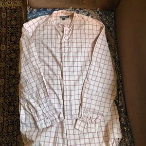 🌞Nice Rarely Worn Collar-Less Button Down Shirt!